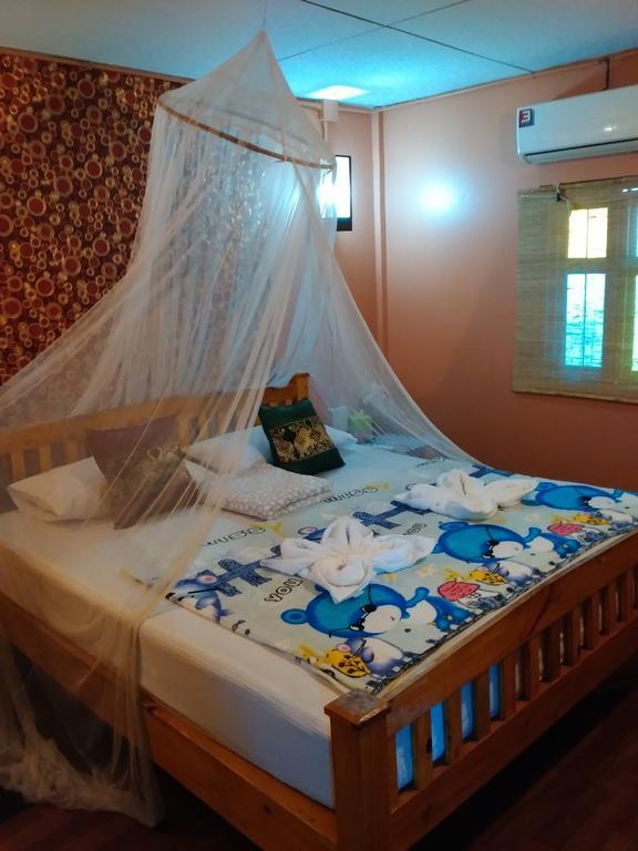 Green House Backpacker Hostel Chiang Mai Bagian luar foto