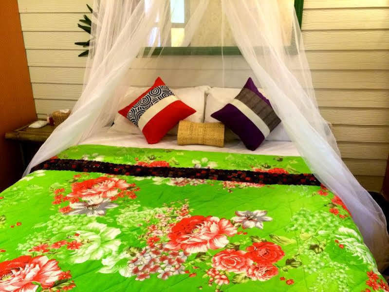 Green House Backpacker Hostel Chiang Mai Bagian luar foto