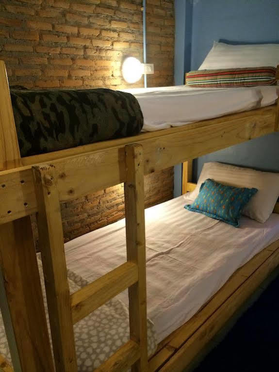 Green House Backpacker Hostel Chiang Mai Bagian luar foto